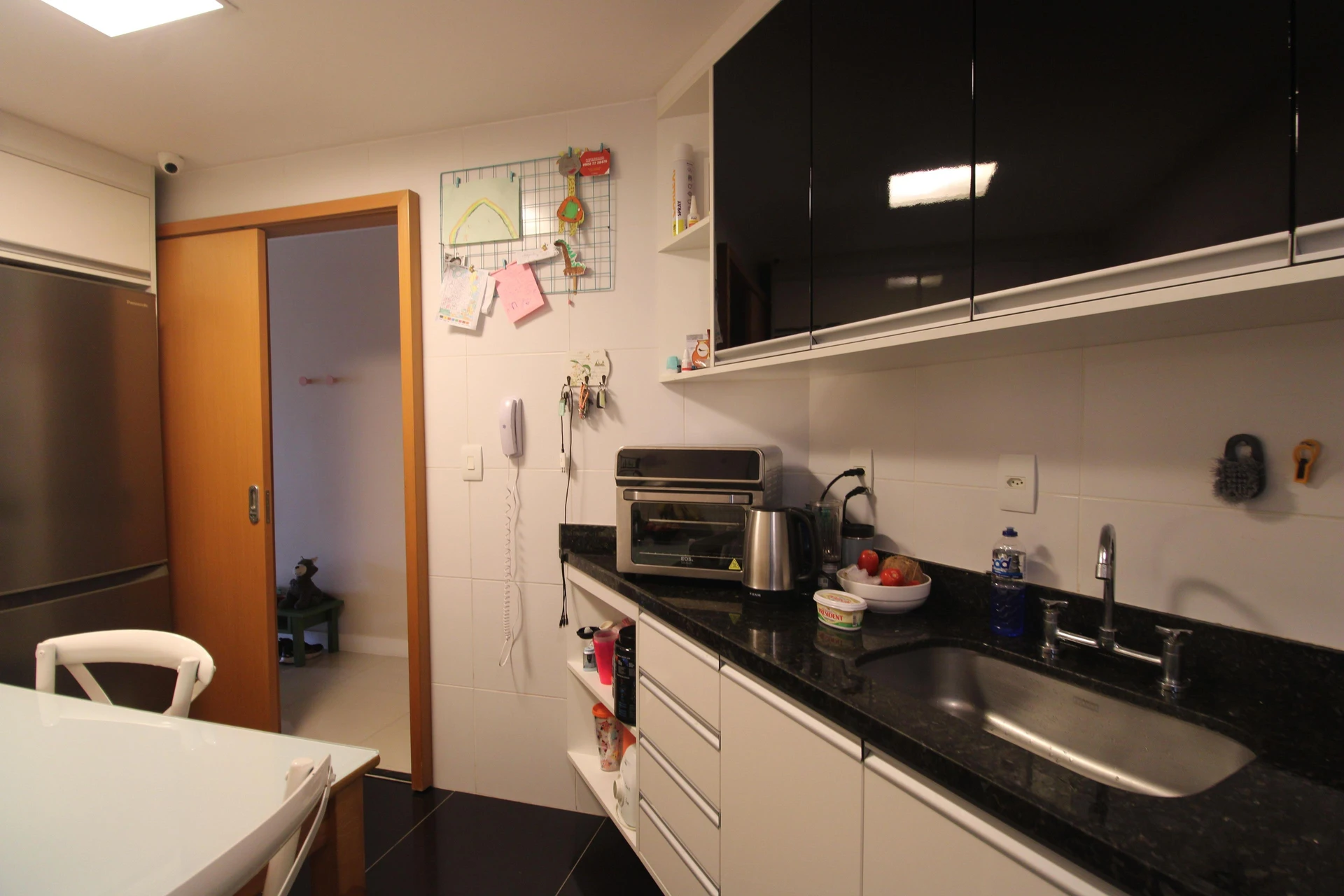 Furnished apartment, 112 m², with a glass-enclosed balcony — photo 11