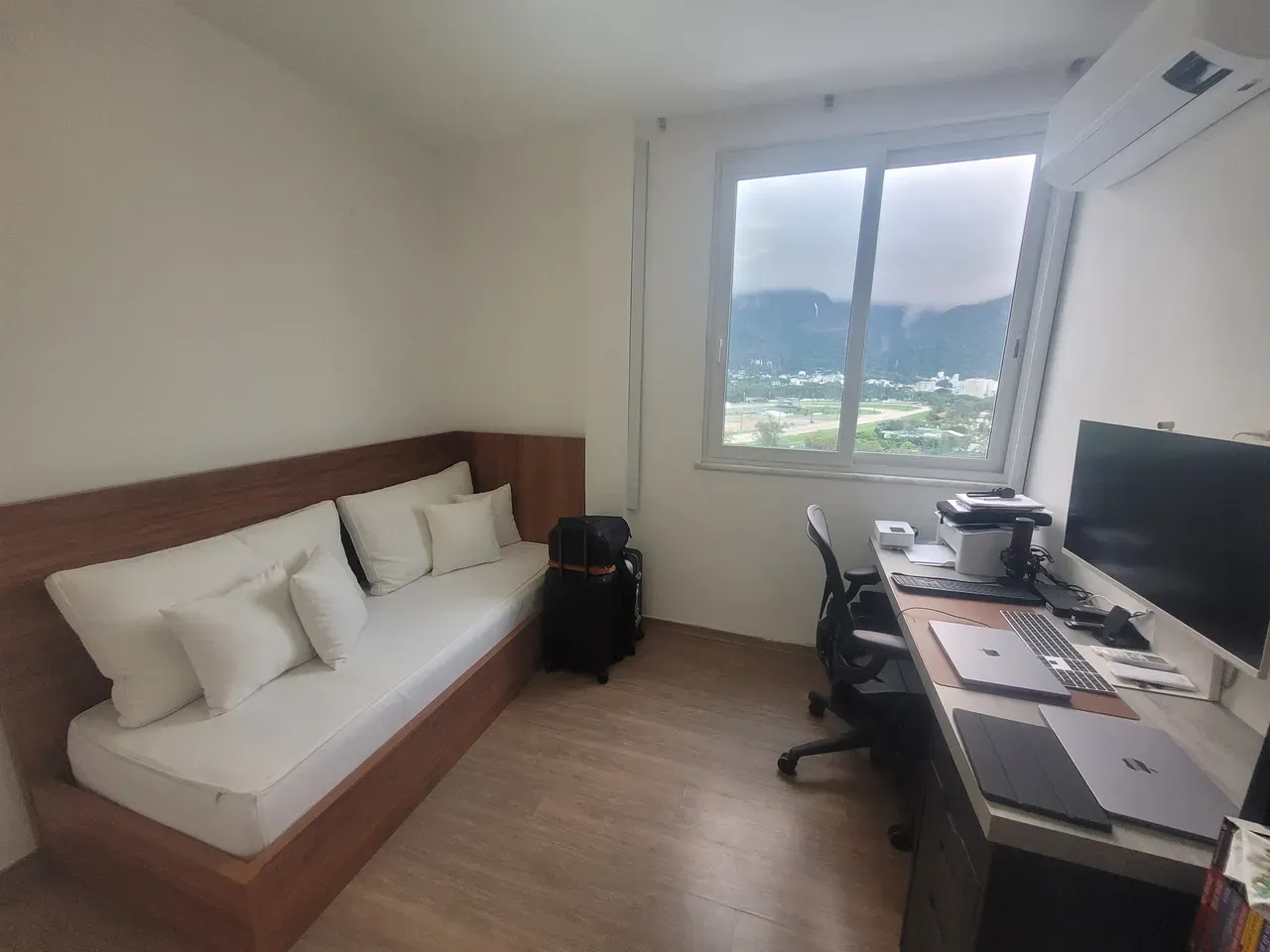 Furnished apartment, 89 m², with a home office — photo 2