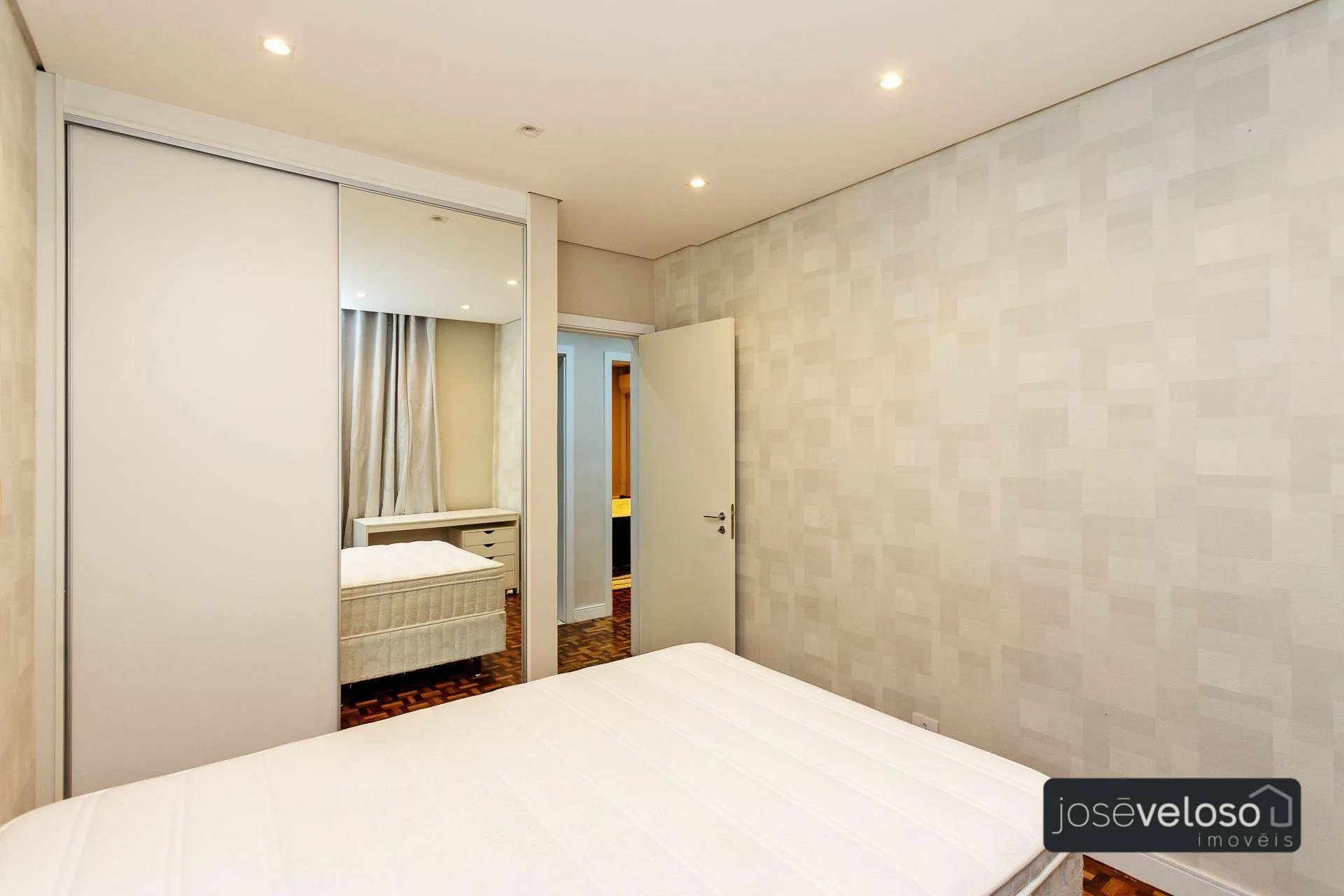 137 m² apartment with 3 bedrooms and air conditioning — photo 24