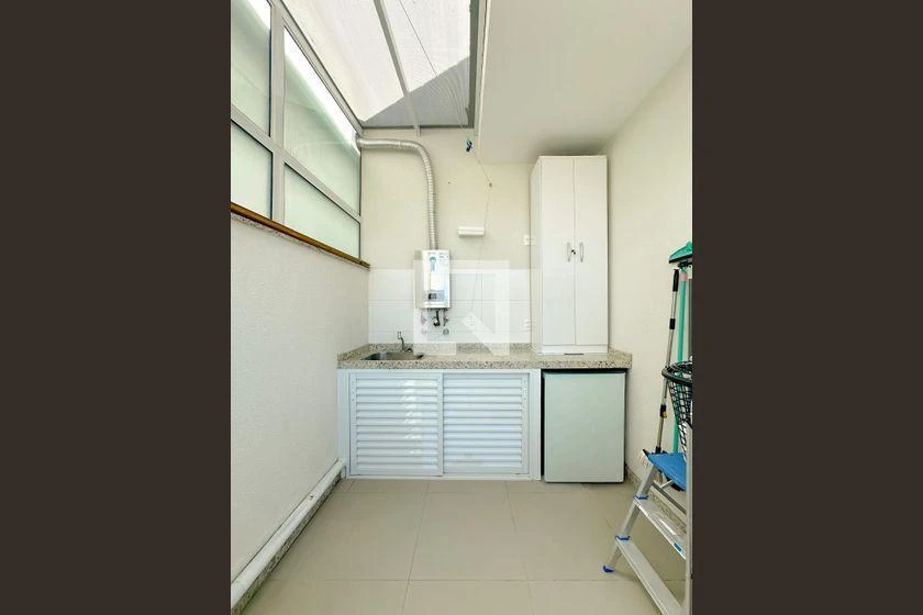 Furnished apartment with 2 bedrooms and an en-suite suite — photo 38