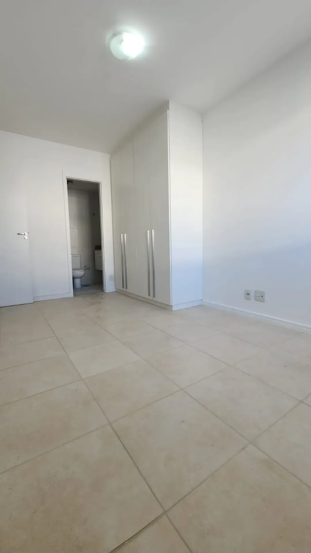 2-bedroom apartment with a private garden and 1 parking spot — photo 9