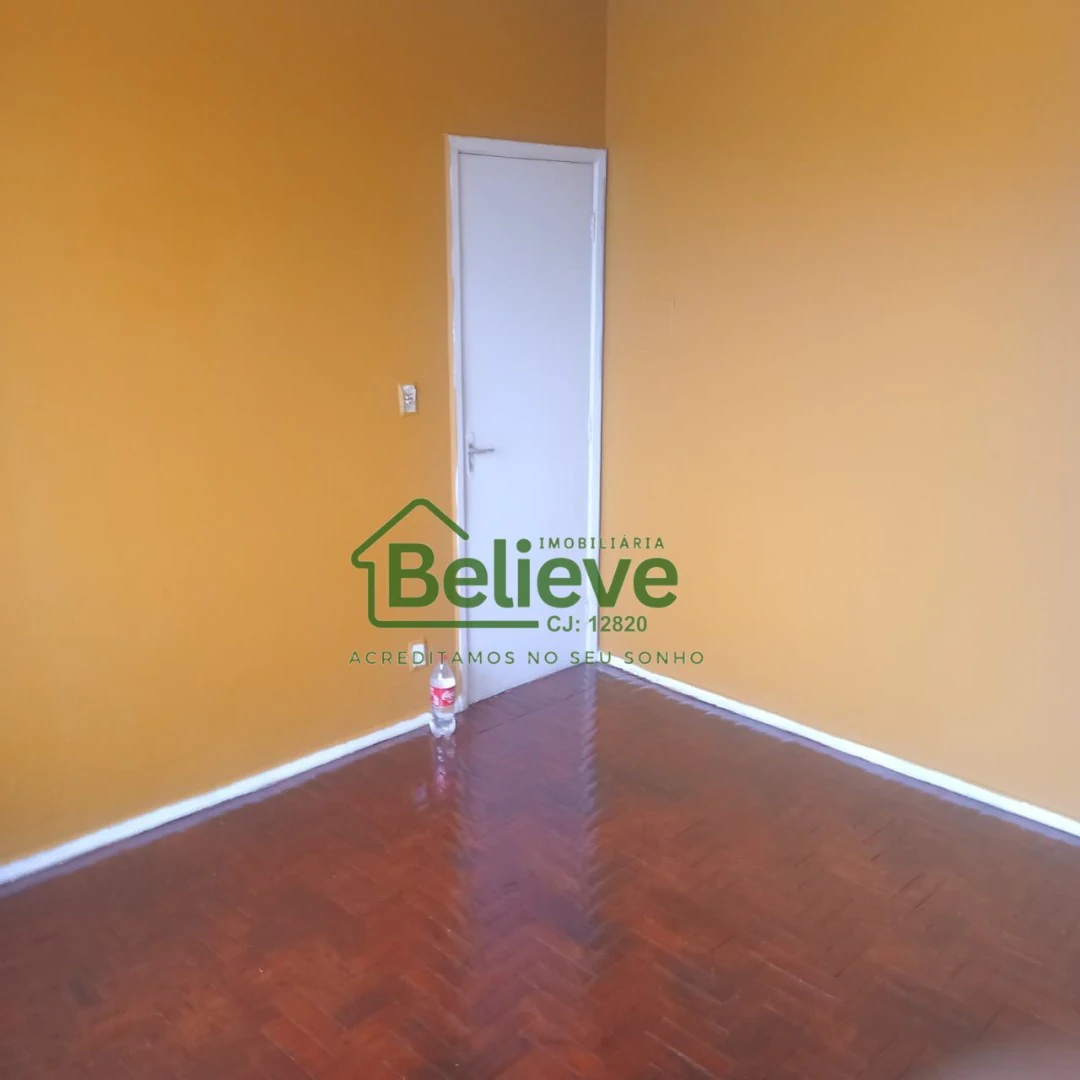 Casa, 42 m², com piso de madeira ou laminado — photo 3