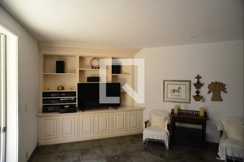 House in a gated community with 5 bedrooms and mountain view — photo 37