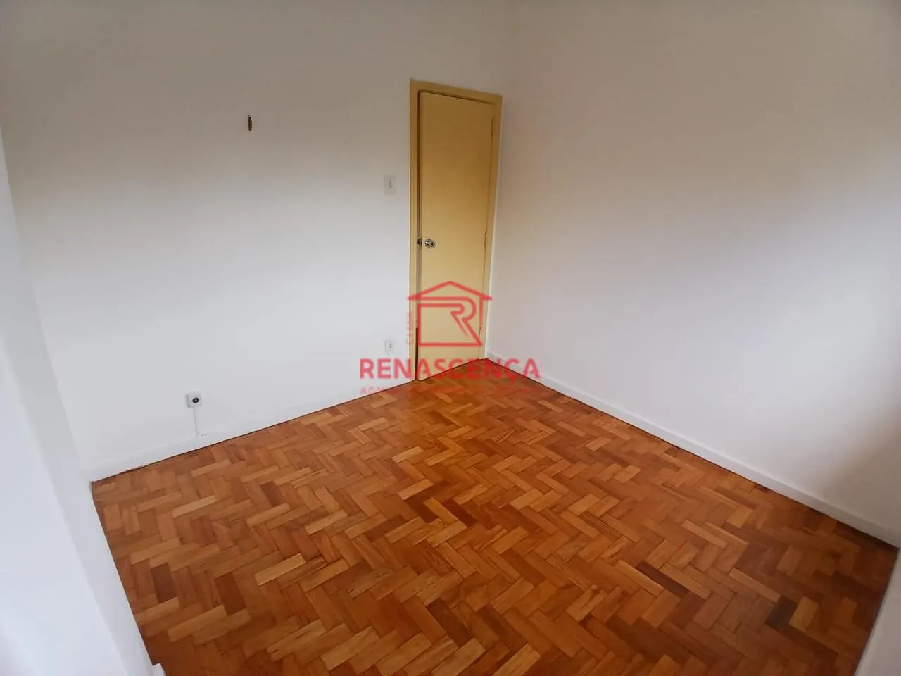 Apartment on the 3rd floor with wood or laminate floors — photo 13