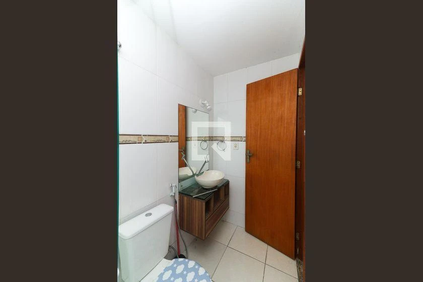 Balcony with a grill in a 2-bedroom house, 125 m² — photo 10