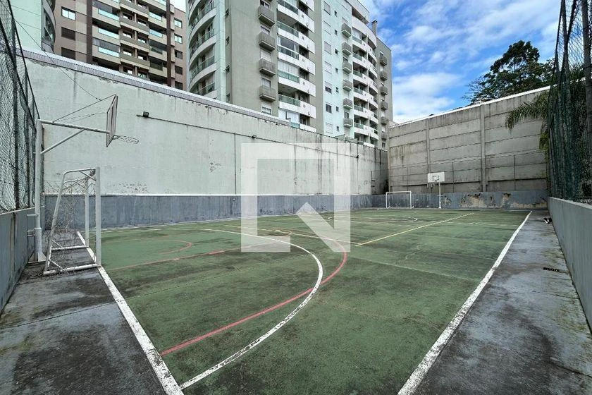 3-bedroom apartment in a building with a gym — photo 7