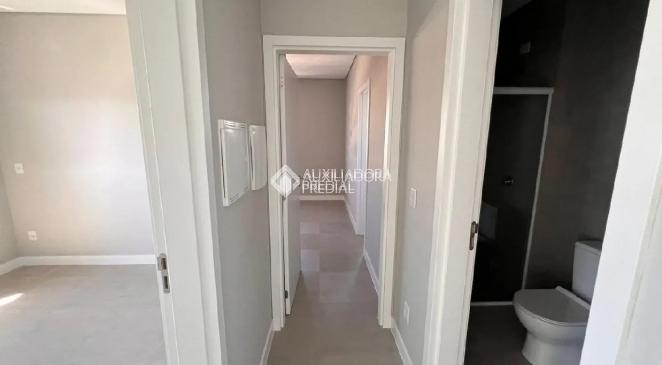 Unfurnished 2-bedroom apartment with 2 bathrooms — photo 4