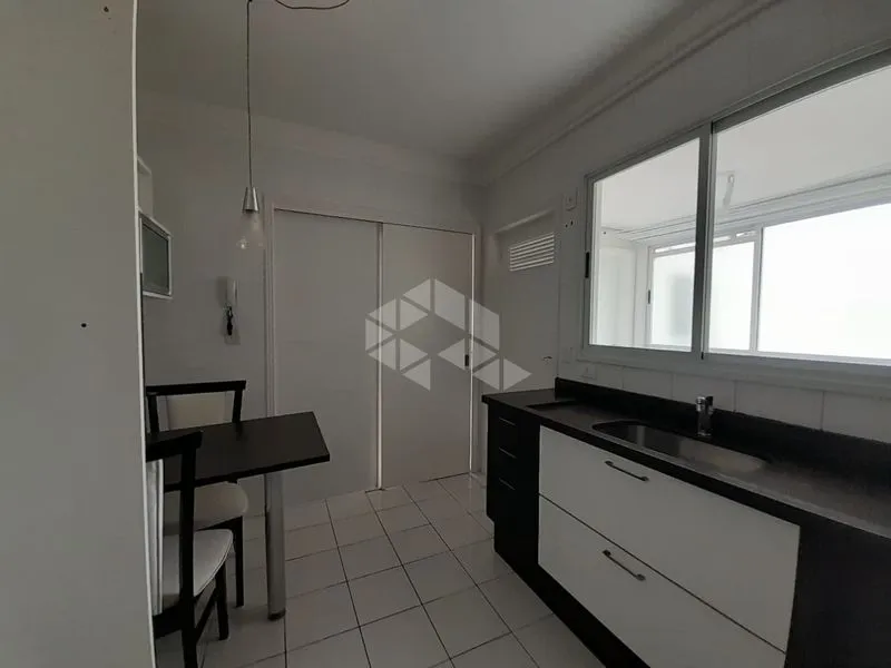 Apartamento com piso de madeira ou laminado, Itacorubi Norte — photo 11