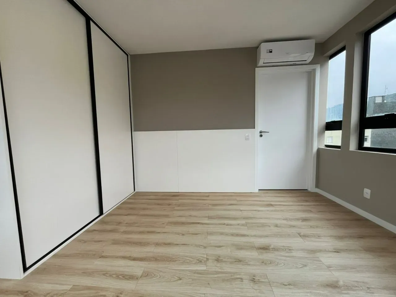 Apartamento de 1 dormitorio con cocina abierta y 58 m² — photo 13