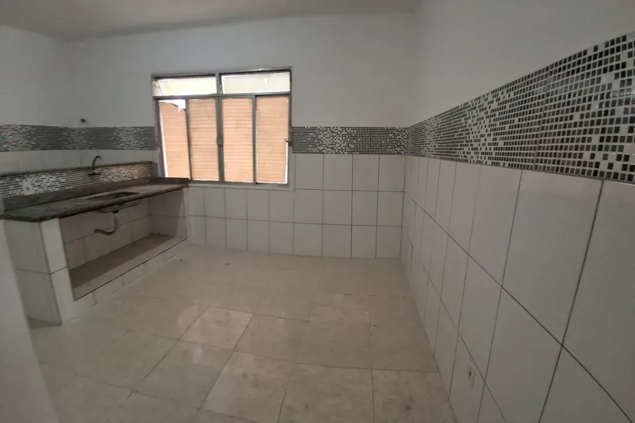2-bedroom apartment with 1 bathroom, no parking — photo 4