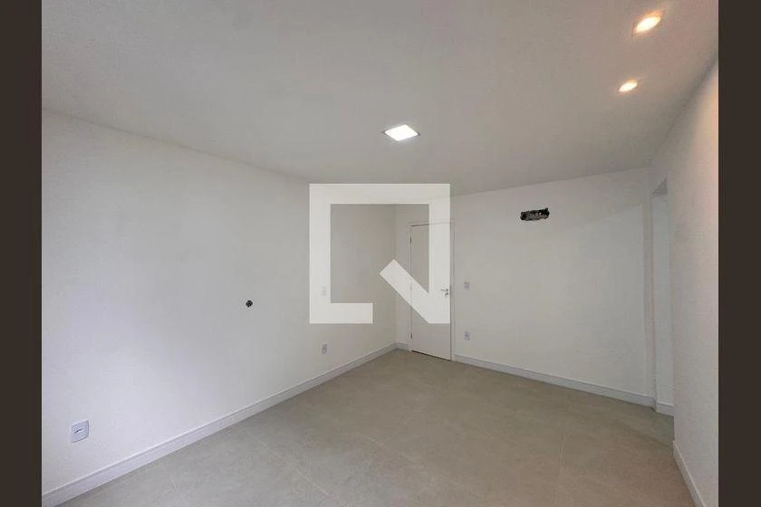 Rental house with 4 bedrooms and 222 m², balcony — photo 11