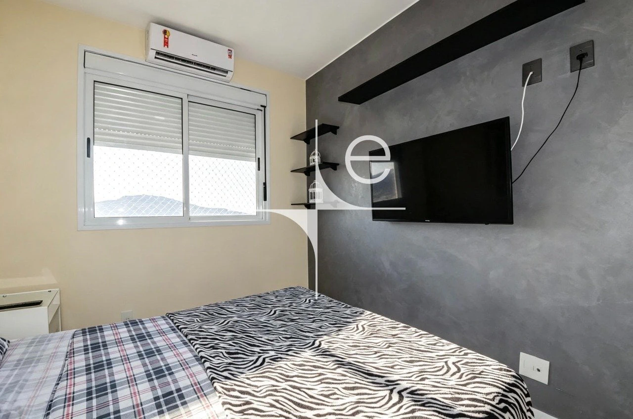 Furnished apartment, 85 m², with a glass-enclosed balcony — photo 6