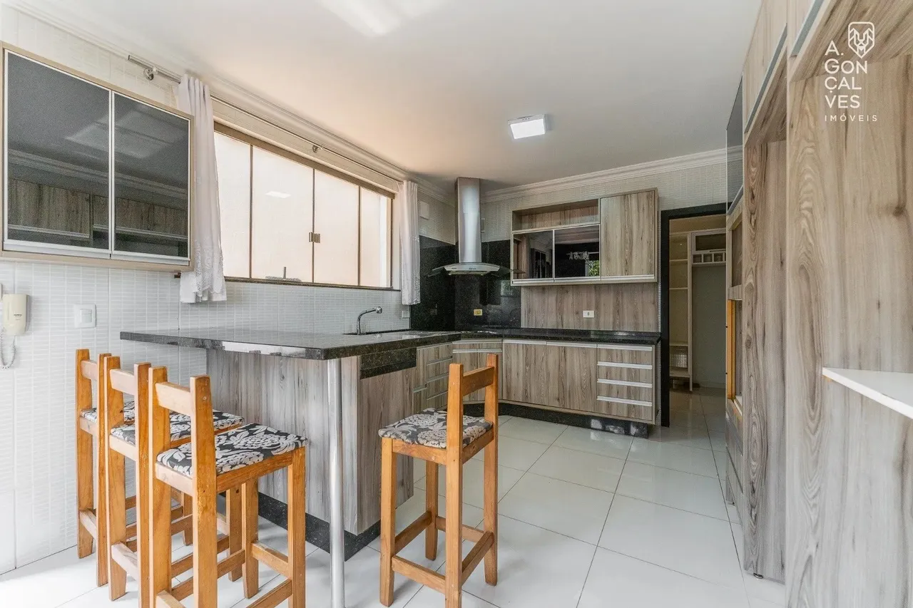 Condominium house with 5 bedrooms, 1 suite and 4 parking spots — photo 11