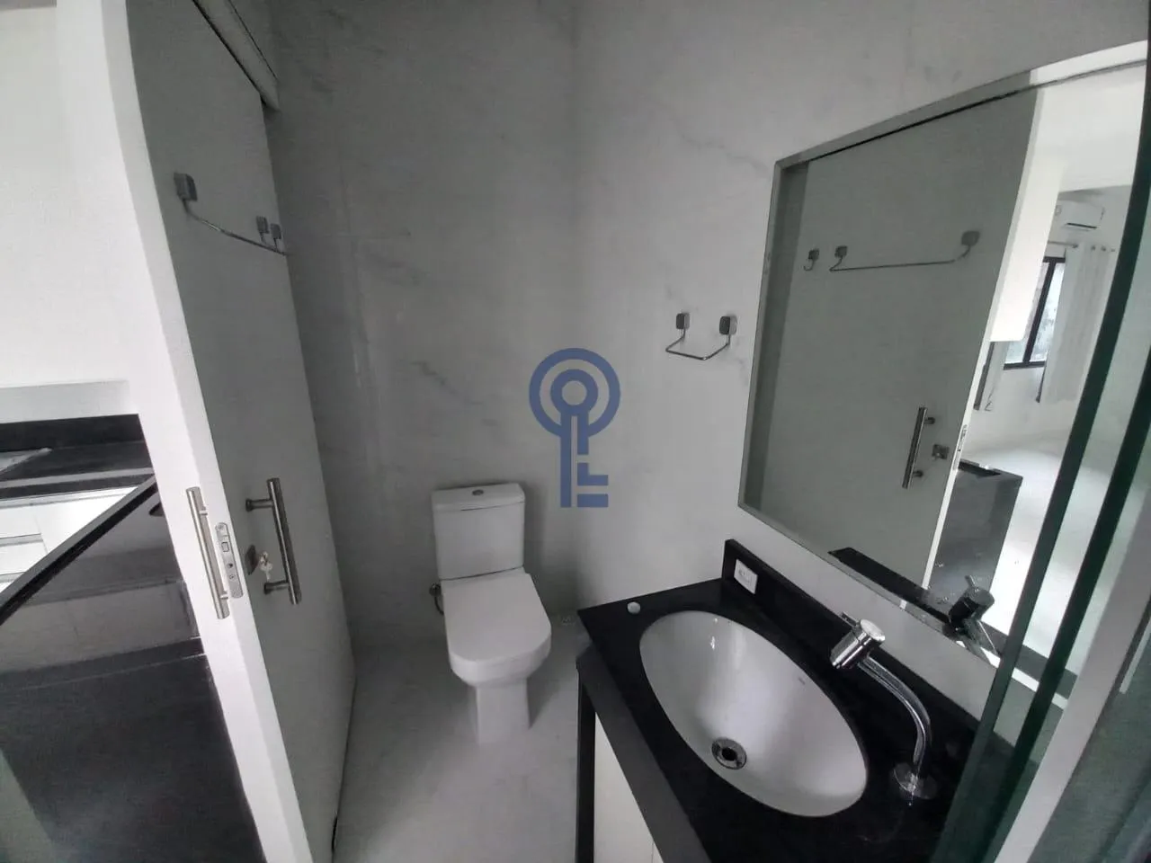 29 m² studio with 1 bedroom and open-plan kitchen — photo 11