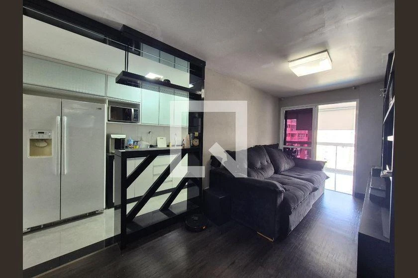 2-bedroom apartment in a building with a gym — photo 8