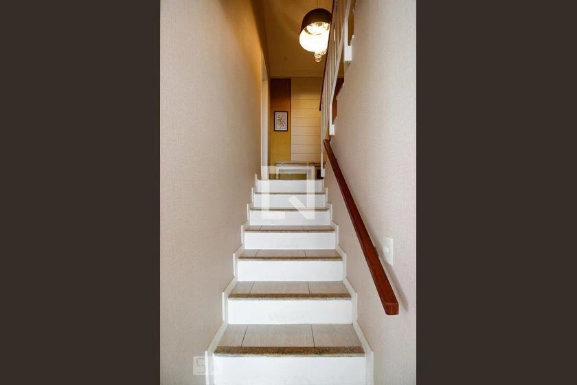 House for rent with 4 en-suite bedrooms and 450 m² — photo 46