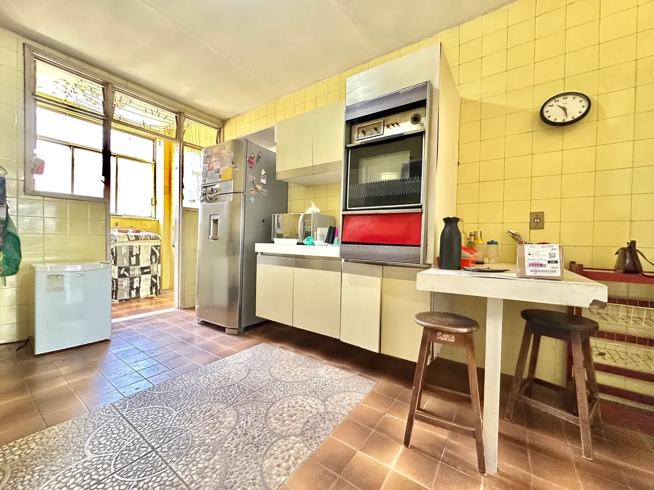 4-bedroom apartment with a mountain view — photo 2