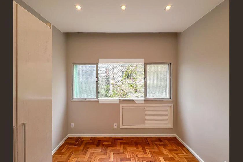 Apartment, 50 m², with wood or laminate floors — photo 3