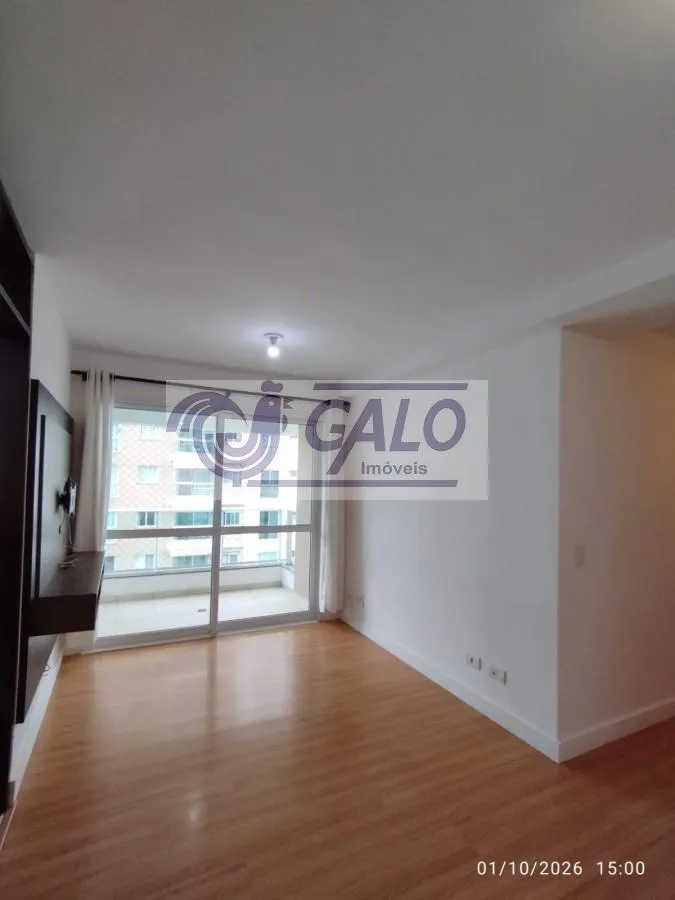 2-bedroom apartment with a glass-enclosed balcony — photo 4