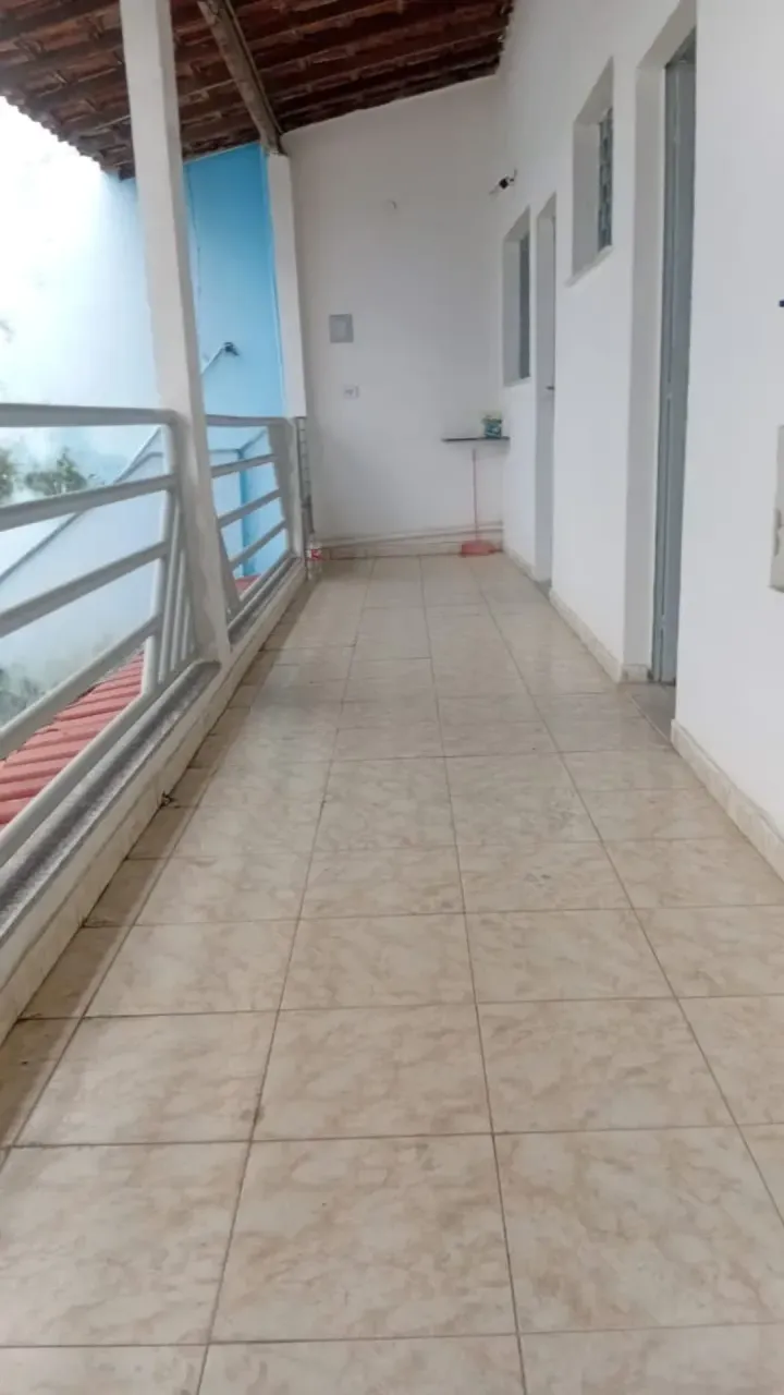 House with 1 bedroom and a closed-off fitted kitchen — photo 4