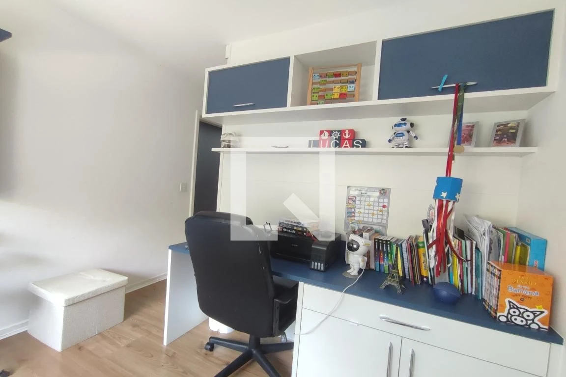 Apartamento de 89 m² com janelas do piso ao teto e closet — photo 17