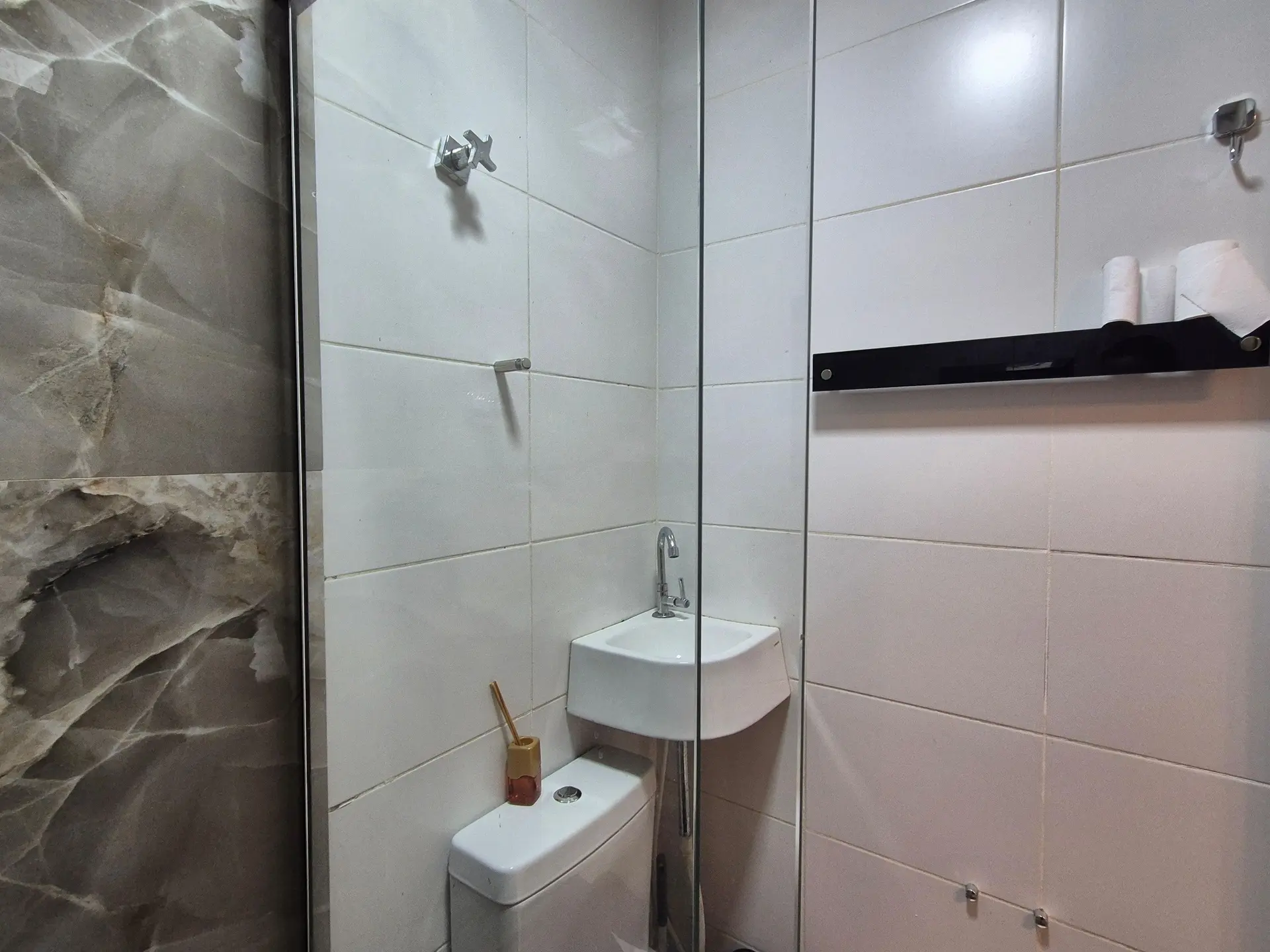 Furnished 2-bedroom apartment with 2 parking spaces — photo 2