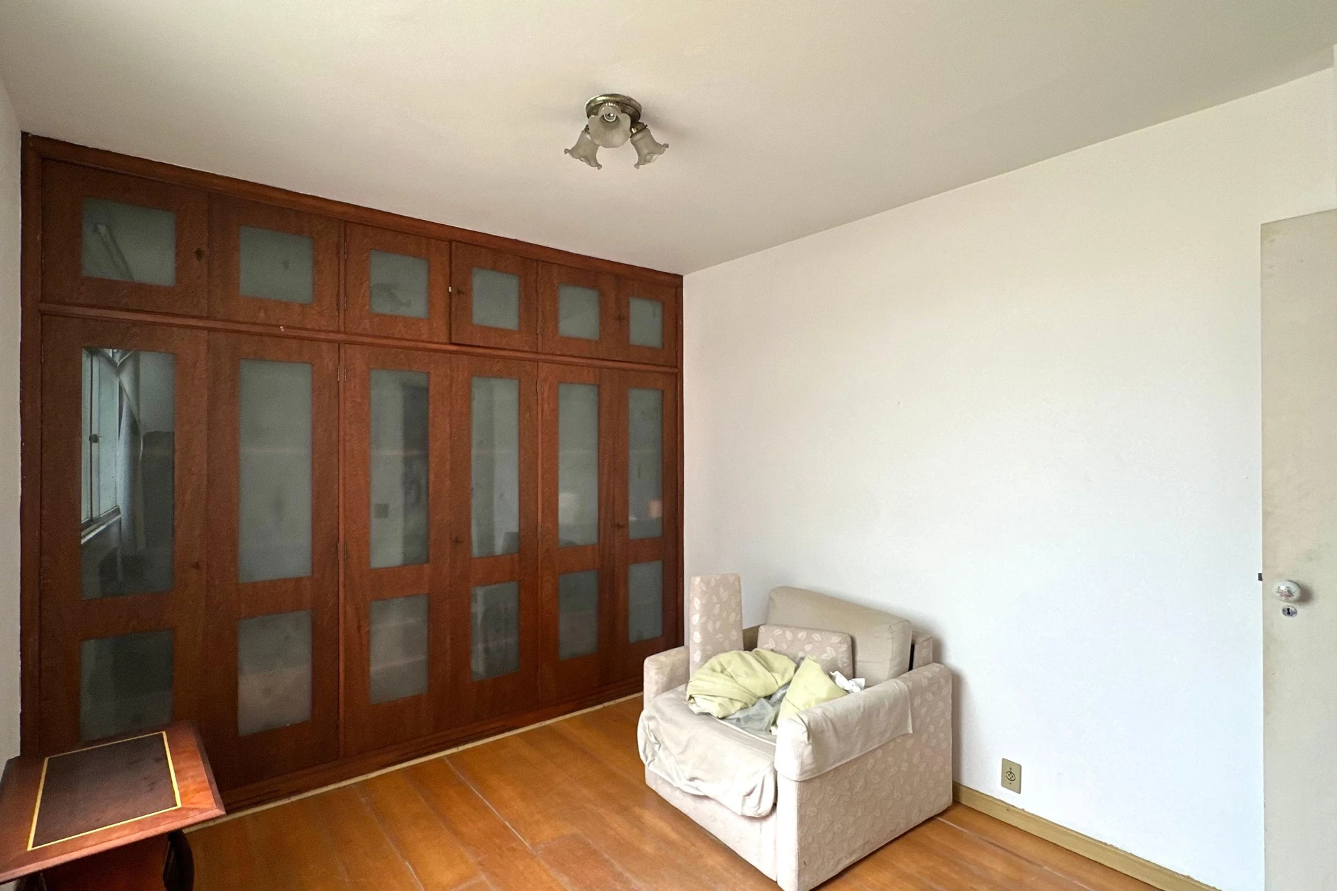 Apartamento amueblado de 3 dormitorios y cocina cerrada — photo 26