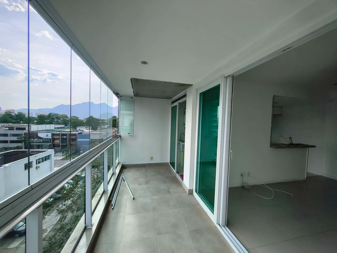 2-bedroom apartment in a building with a gym — photo 11