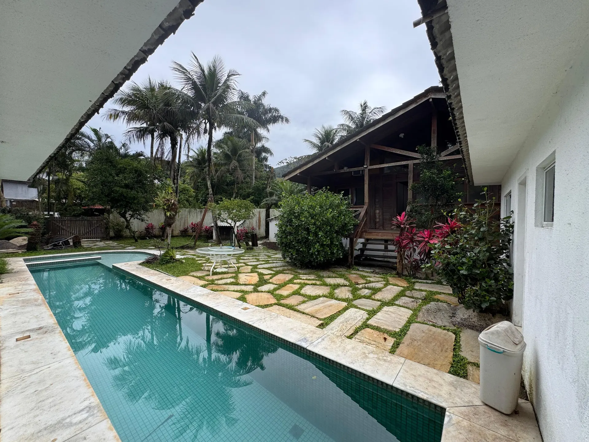 2-bedroom house with a garden in Rio de Janeiro — photo 68