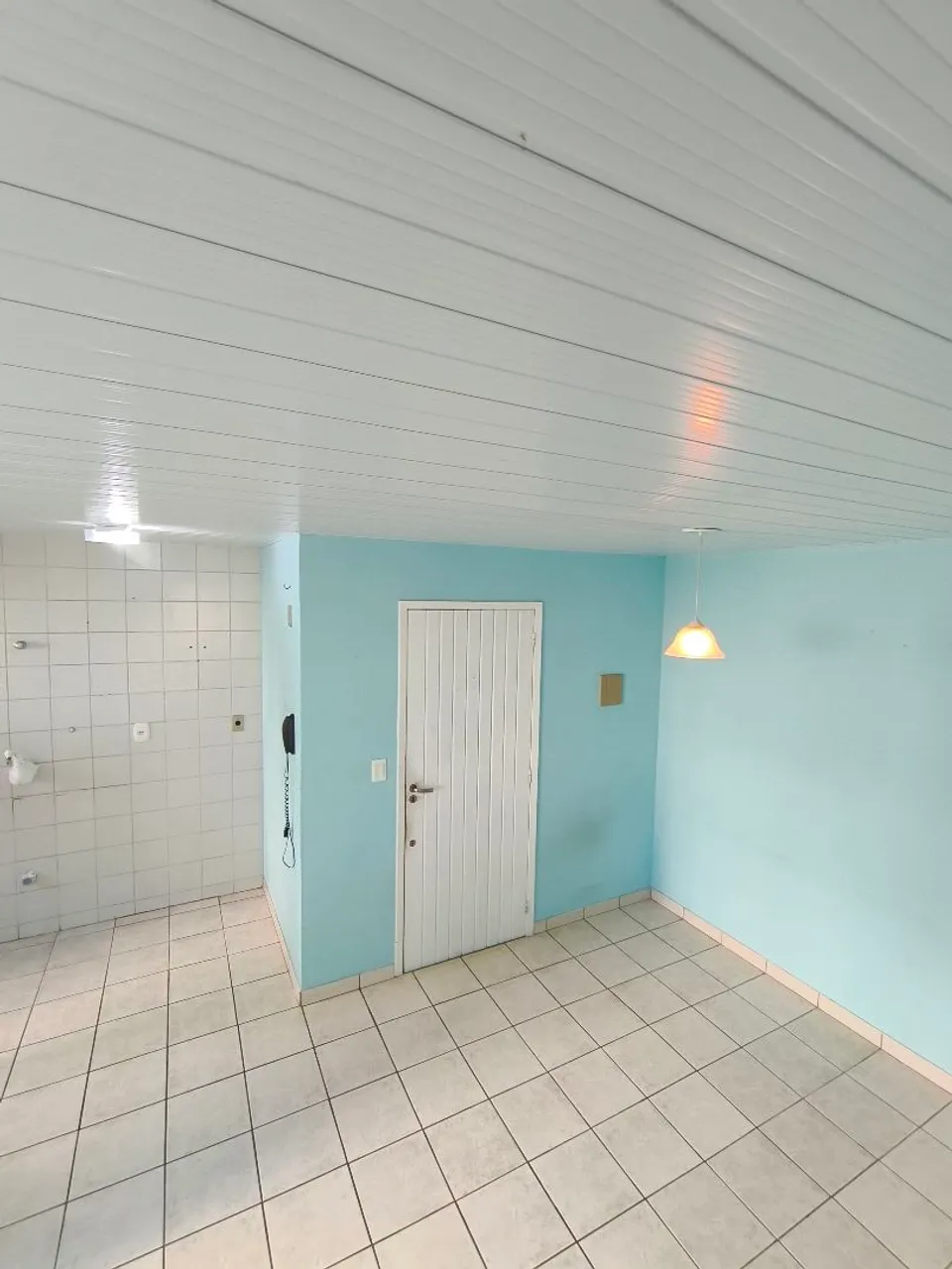 Unfurnished 2-bedroom apartment with 1 parking space