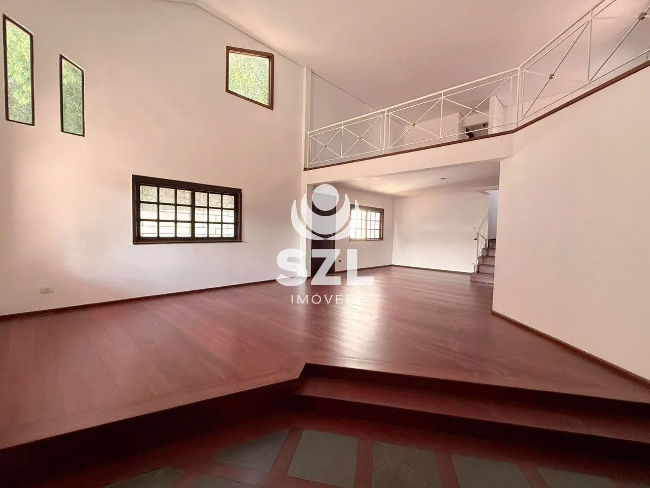 House with 5 bedrooms and 5 parking spaces — photo 6