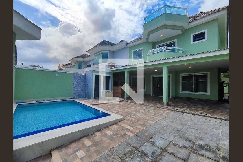 Rental apartment with 4 en-suite bedrooms and 350 m² — photo 23