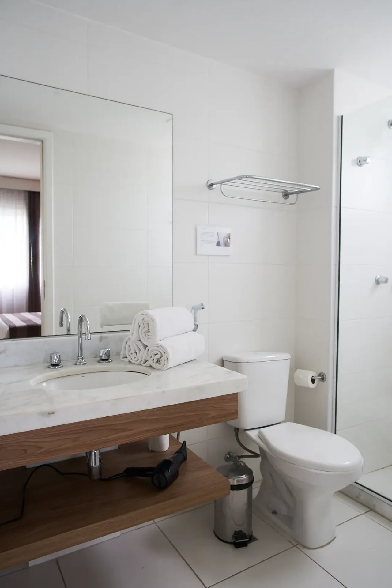 One-bedroom apartment with a mountain view in Rio de Janeiro — photo 10