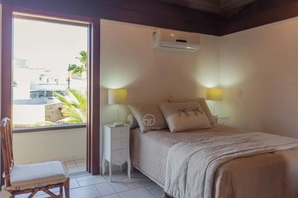 Casa mobiliada com 6 quartos e 3 suítes — photo 11