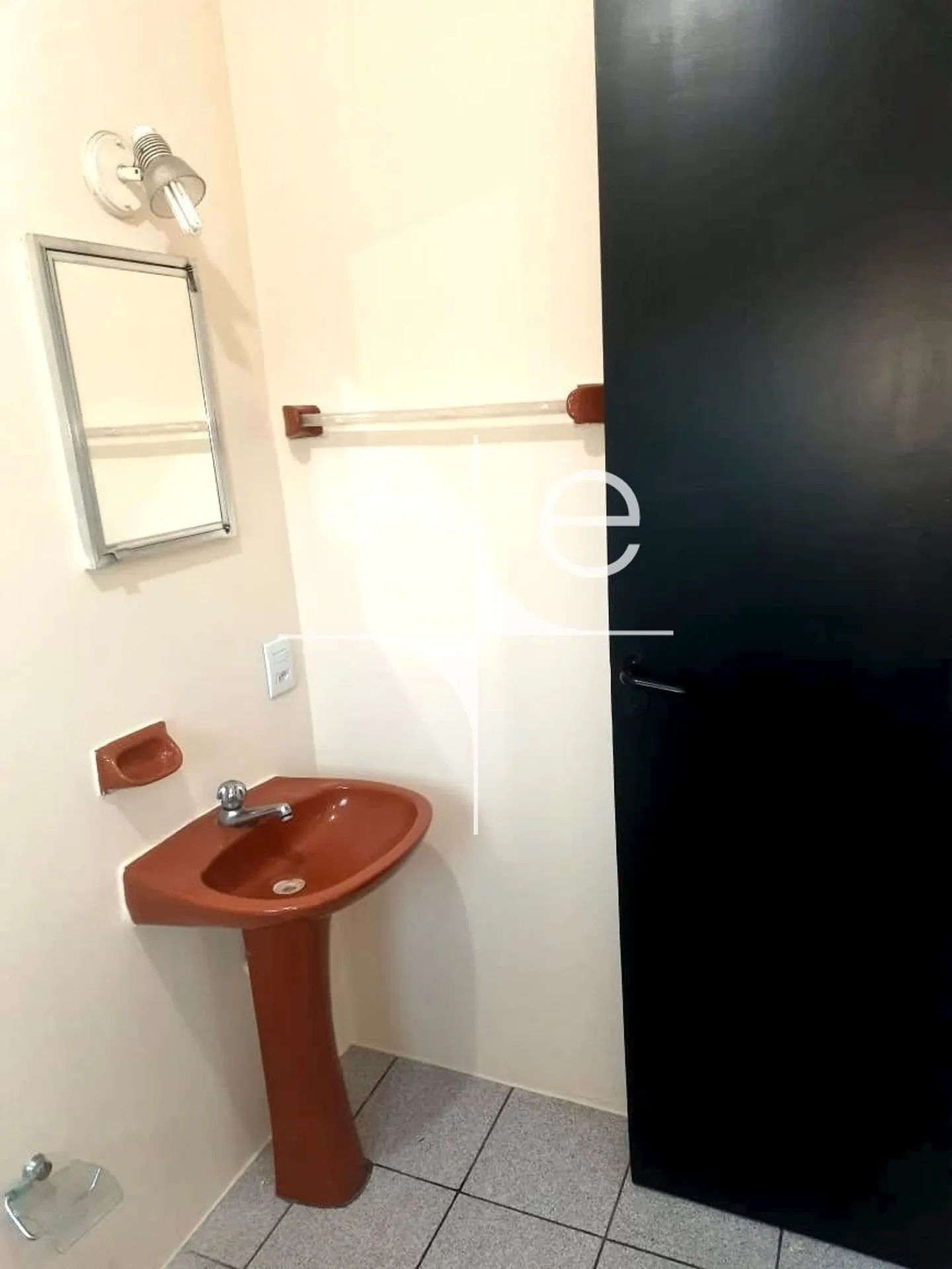 Меблированная 1-комнатная квартира 35 м² с парковкой — photo 14