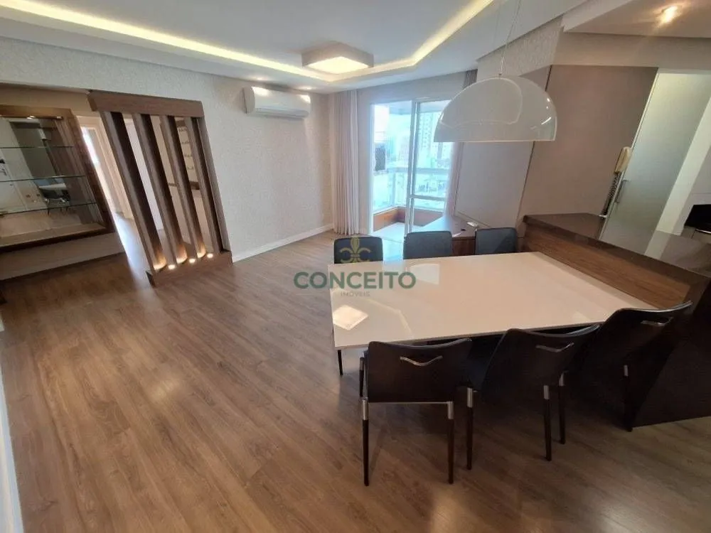 2-bedroom apartment with a walk-in closet in Florianópolis — photo 8