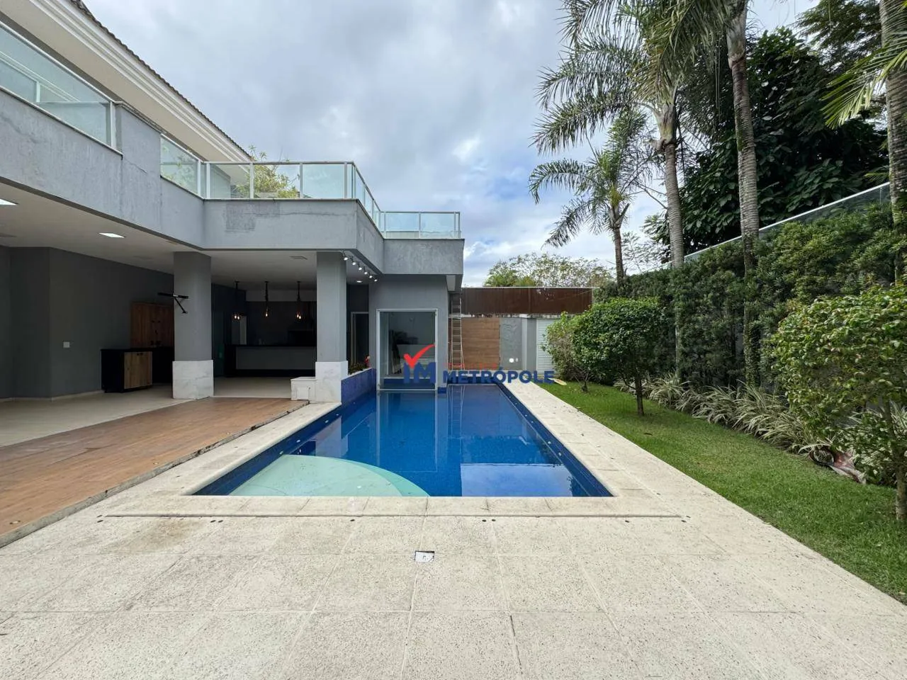 5 quartos e janelas do piso ao teto: casa de 600 m² — photo 31