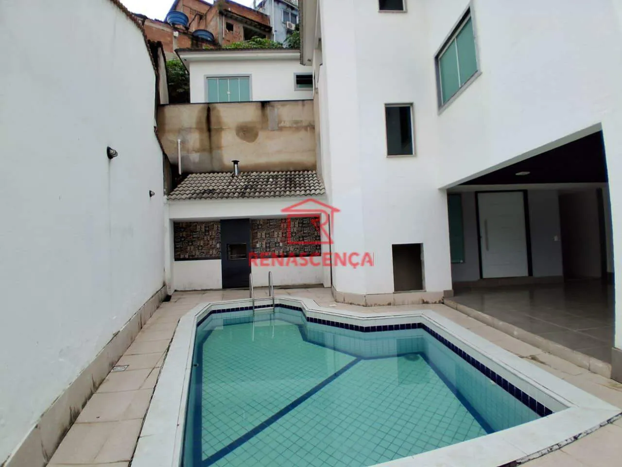 House, 300 m², with a private BBQ — photo 20