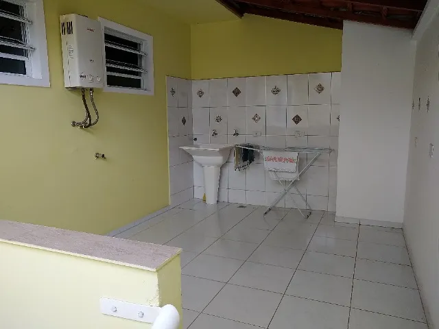 195 m² house with a home office and a bathtub — photo 16
