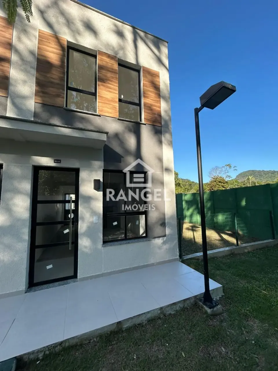 Casa com 2 quartos e varanda em condomínio com lazer — photo 3