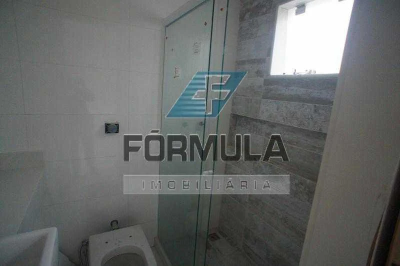 4-bedroom house with a bathtub — photo 10
