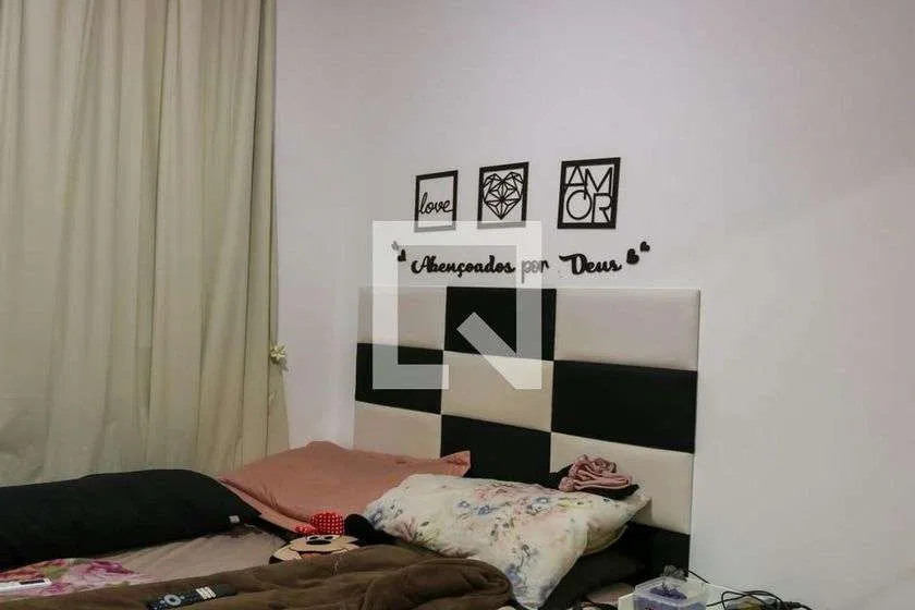 1-bedroom furnished apartment with built-in closets — photo 12