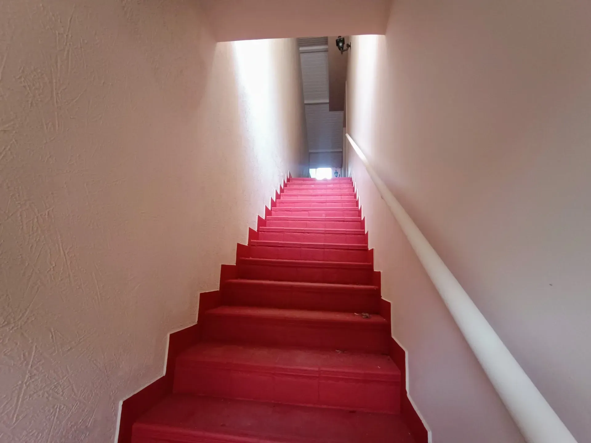 Unfurnished house with 4 bedrooms and 5 bathrooms — photo 7