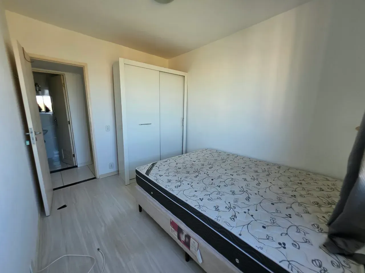 Furnished 2-bedroom apartment with open-plan kitchen — photo 12