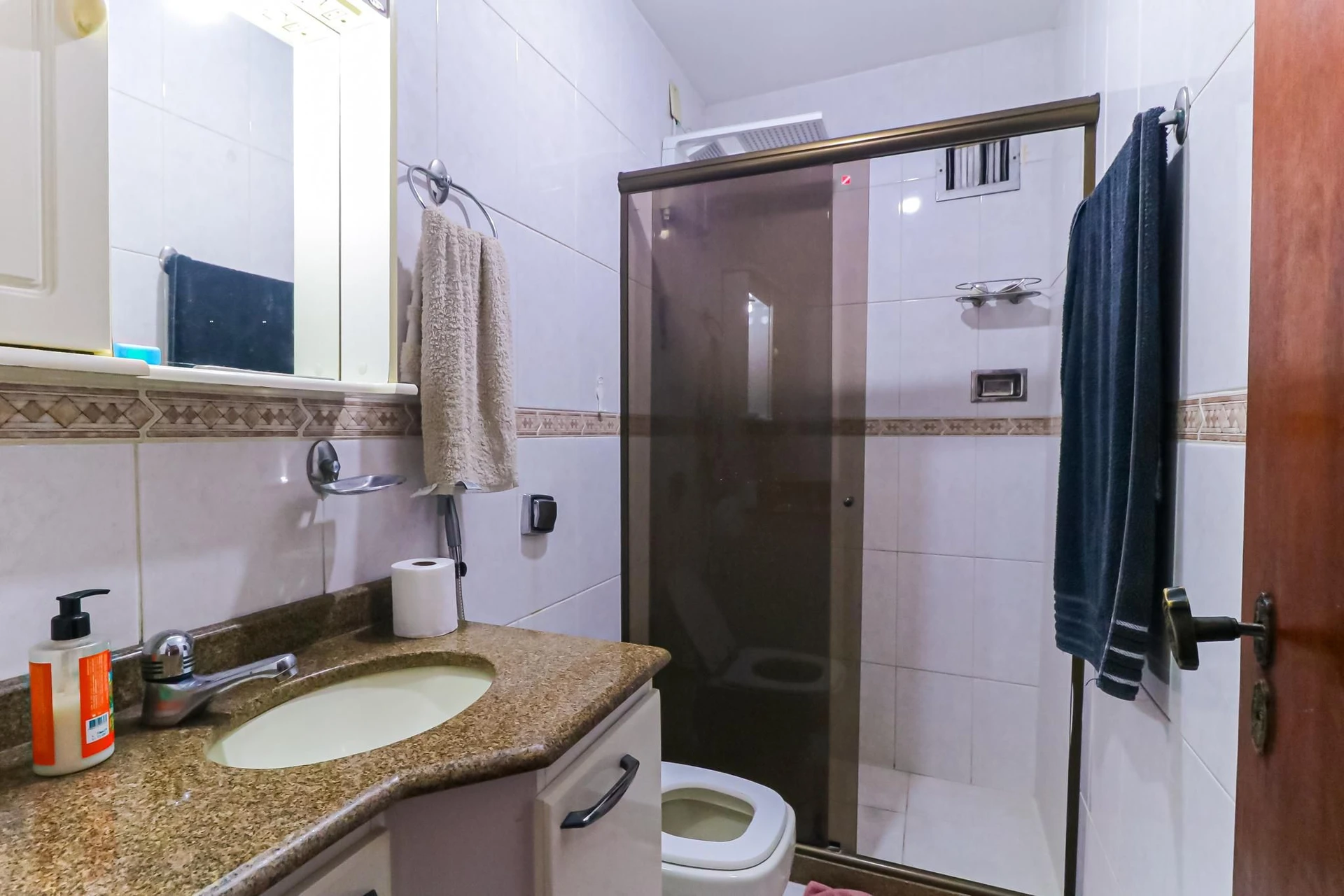 2-bedroom apartment in a building with a sauna — photo 19