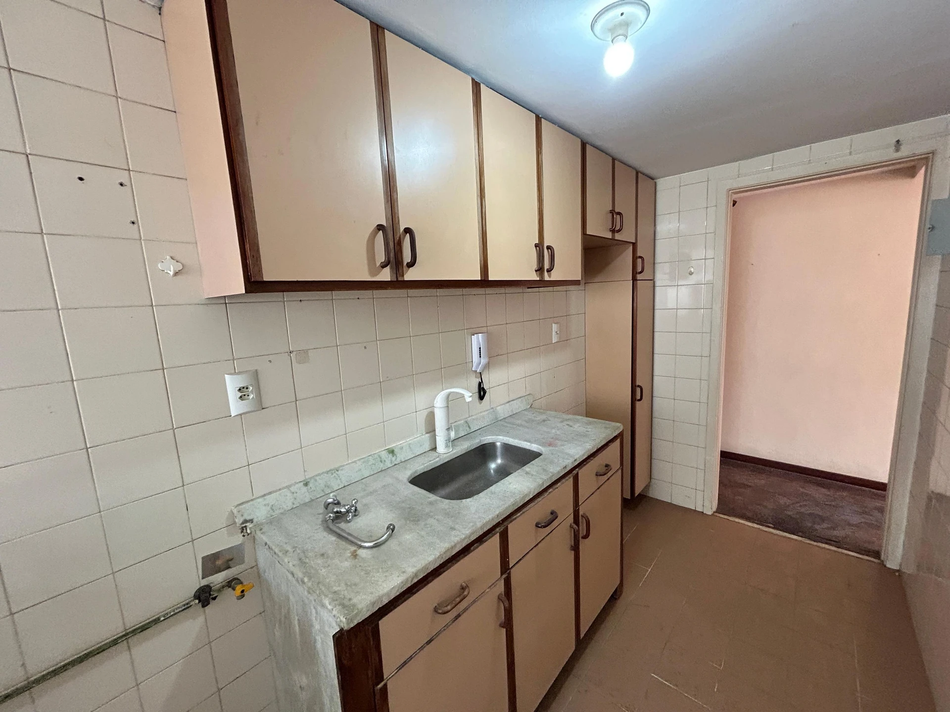 Unfurnished rental apartment with 2 bedrooms and parking — photo 15