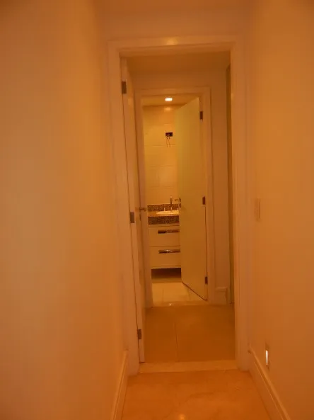 3-bedroom apartment in a building with a sauna — photo 25