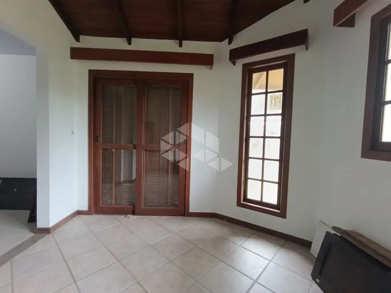 Furnished 360 m² house with 3 bedrooms and 6 parking spaces — photo 24
