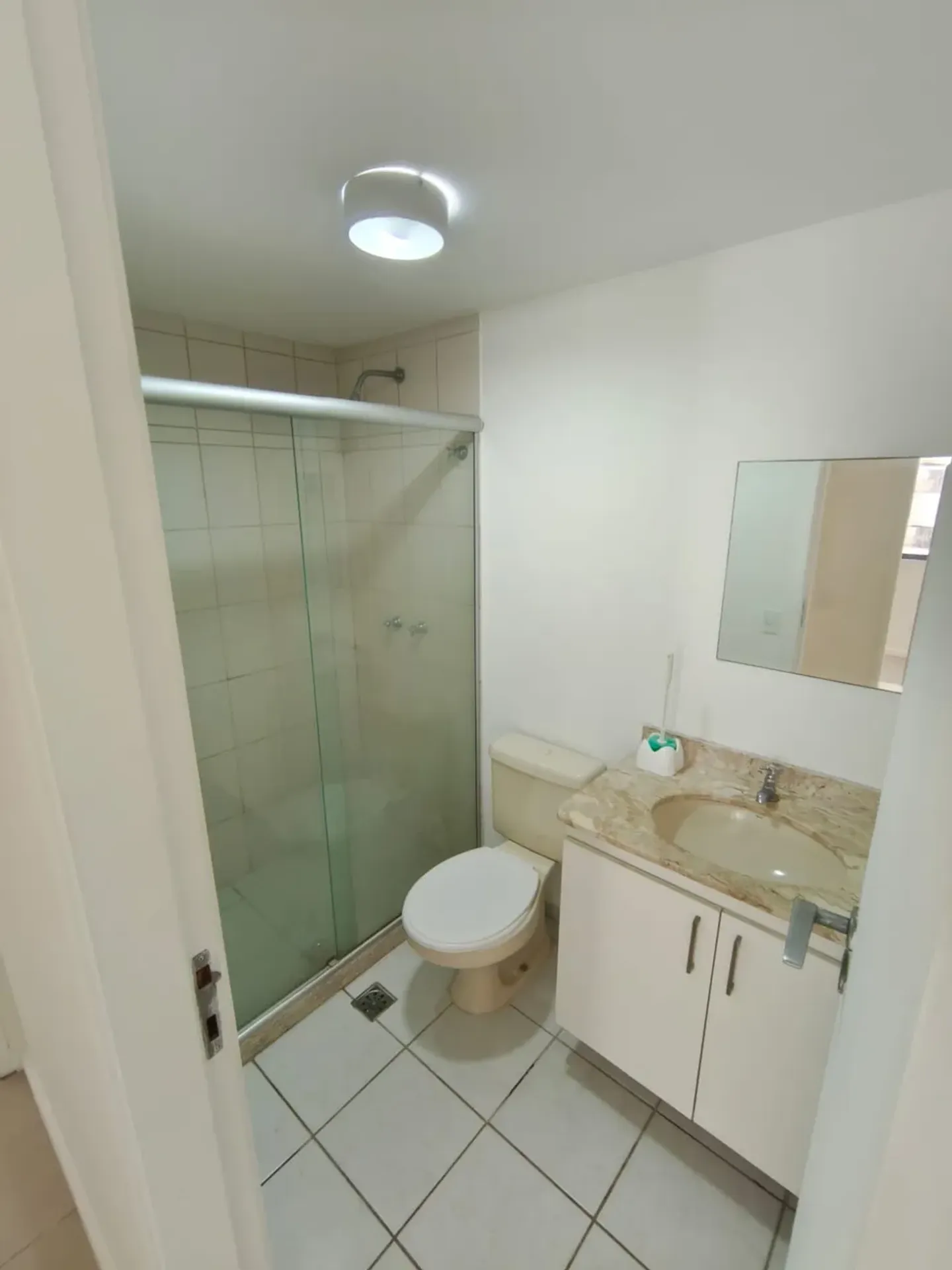 Unfurnished 2-bedroom apartment with 2 bathrooms — photo 31