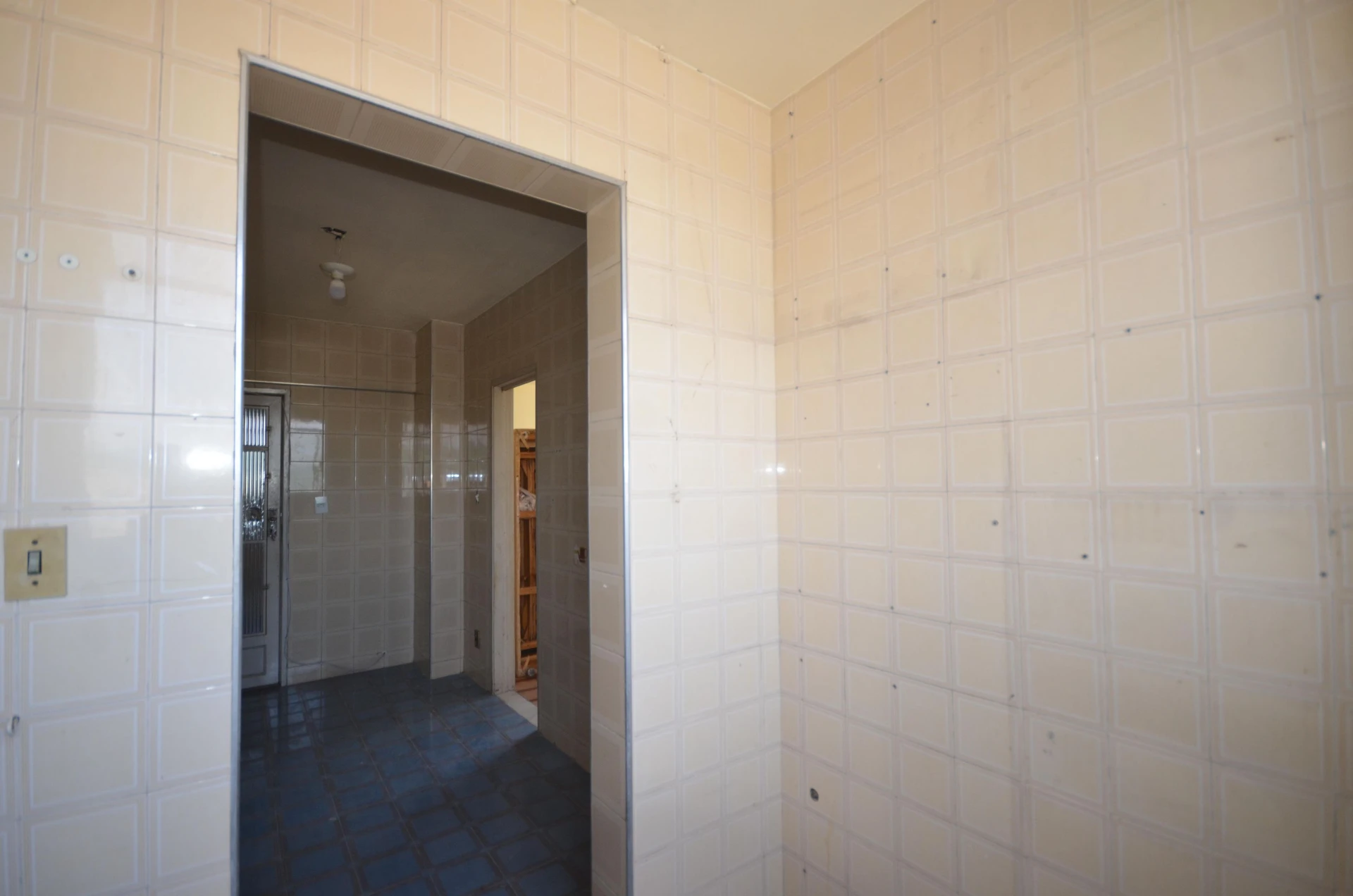 Unfurnished 2-bedroom apartment with a private garden — photo 10